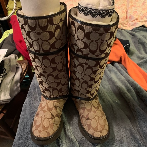 Authentic Coach fur boots - Picture 3 of 8